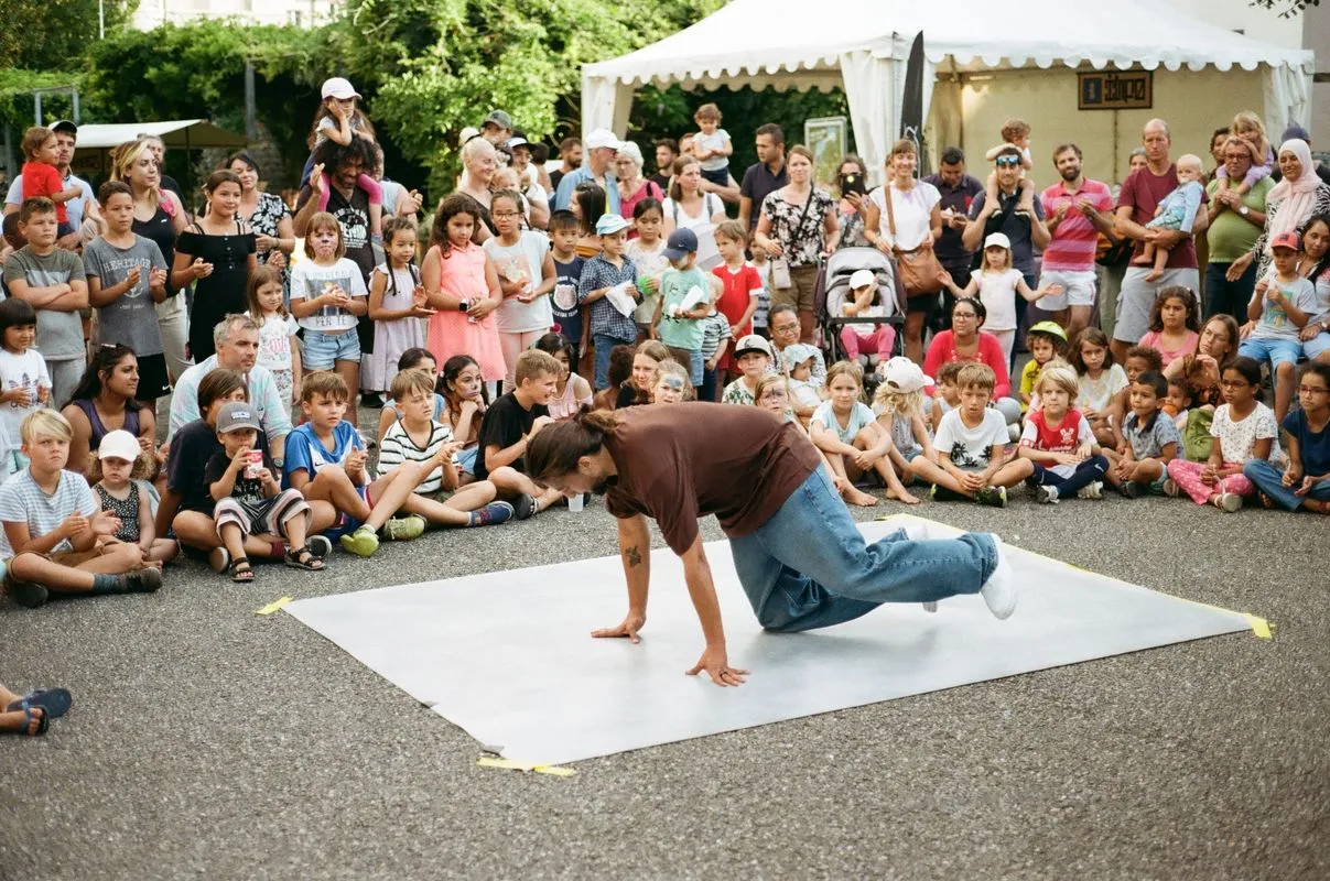 /history/2022_Erstes Sommerfest_Stadtpark_Breakdance.webp